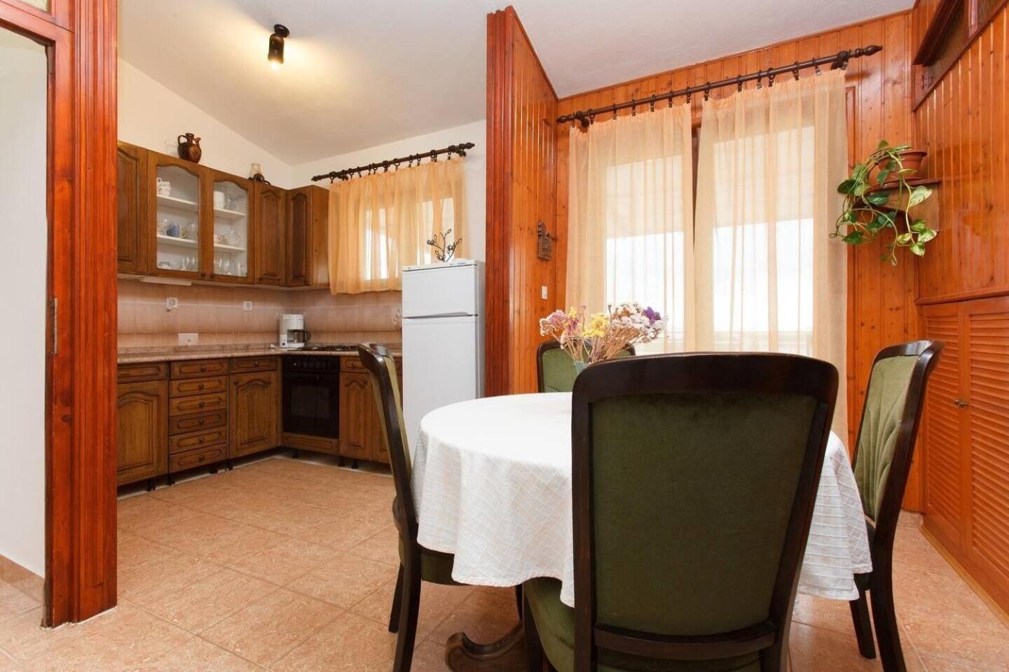 Apartments Zeljko Seget Vranjica Bagian luar foto