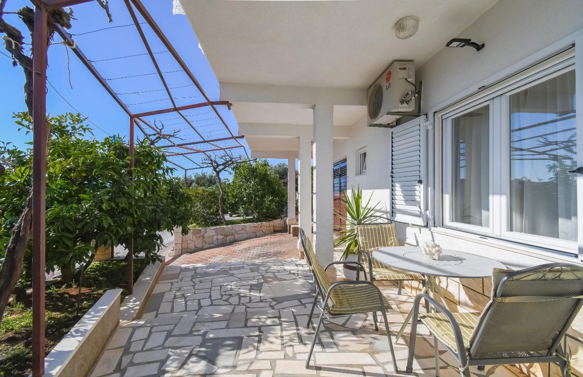 Apartments Zeljko Seget Vranjica Bagian luar foto